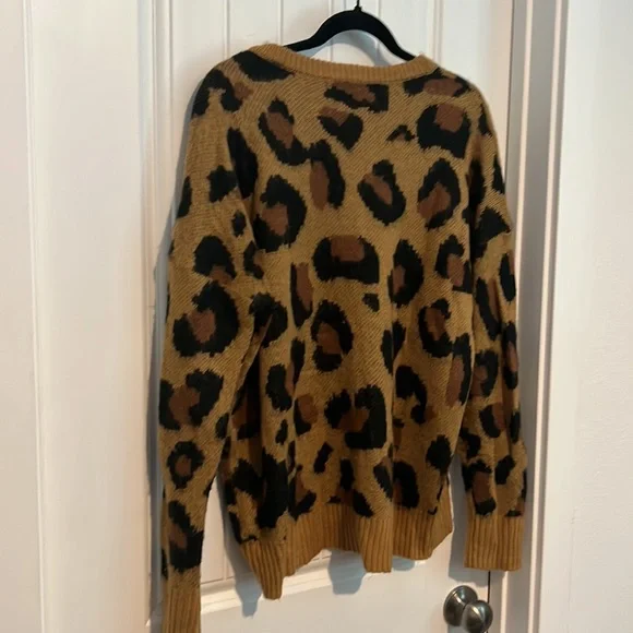 Concepts New York animal print soft sweater - Picture 5 of 5